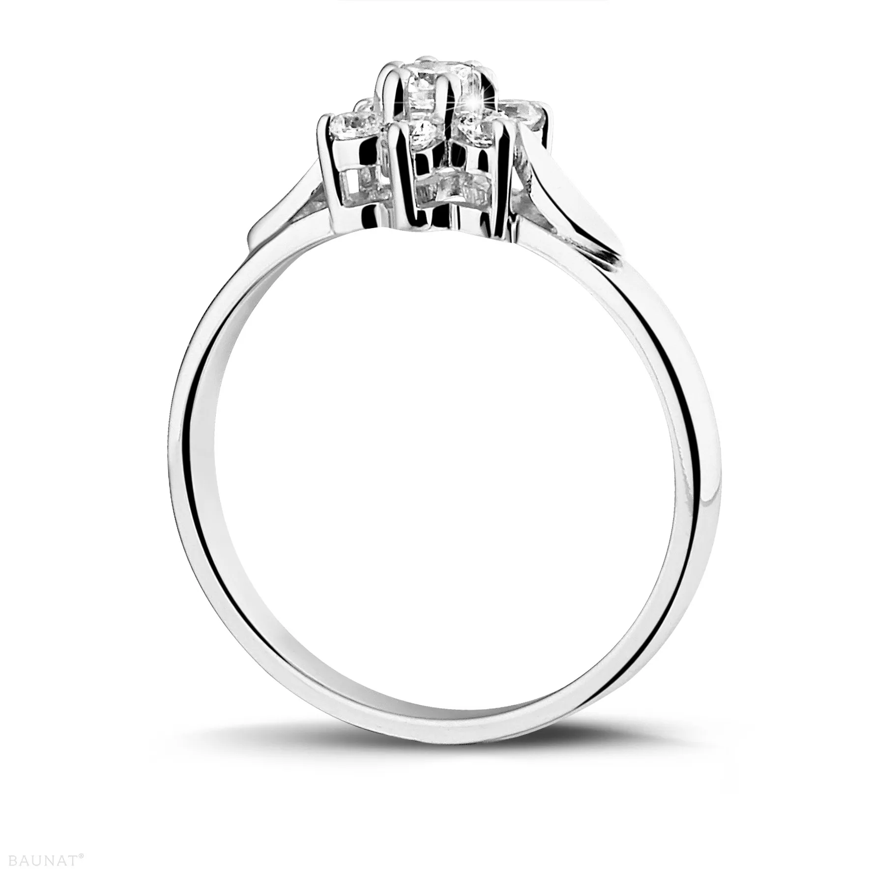0.30 quilates anillo flor diamante en platino 