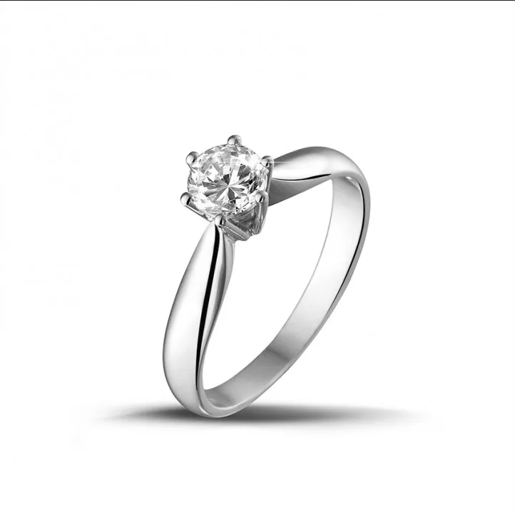 0.50 quilates anillo solitario diamante en platino 