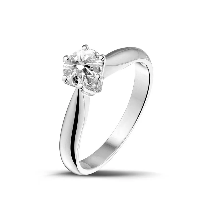0.70 quilates anillo solitario diamante en platino 