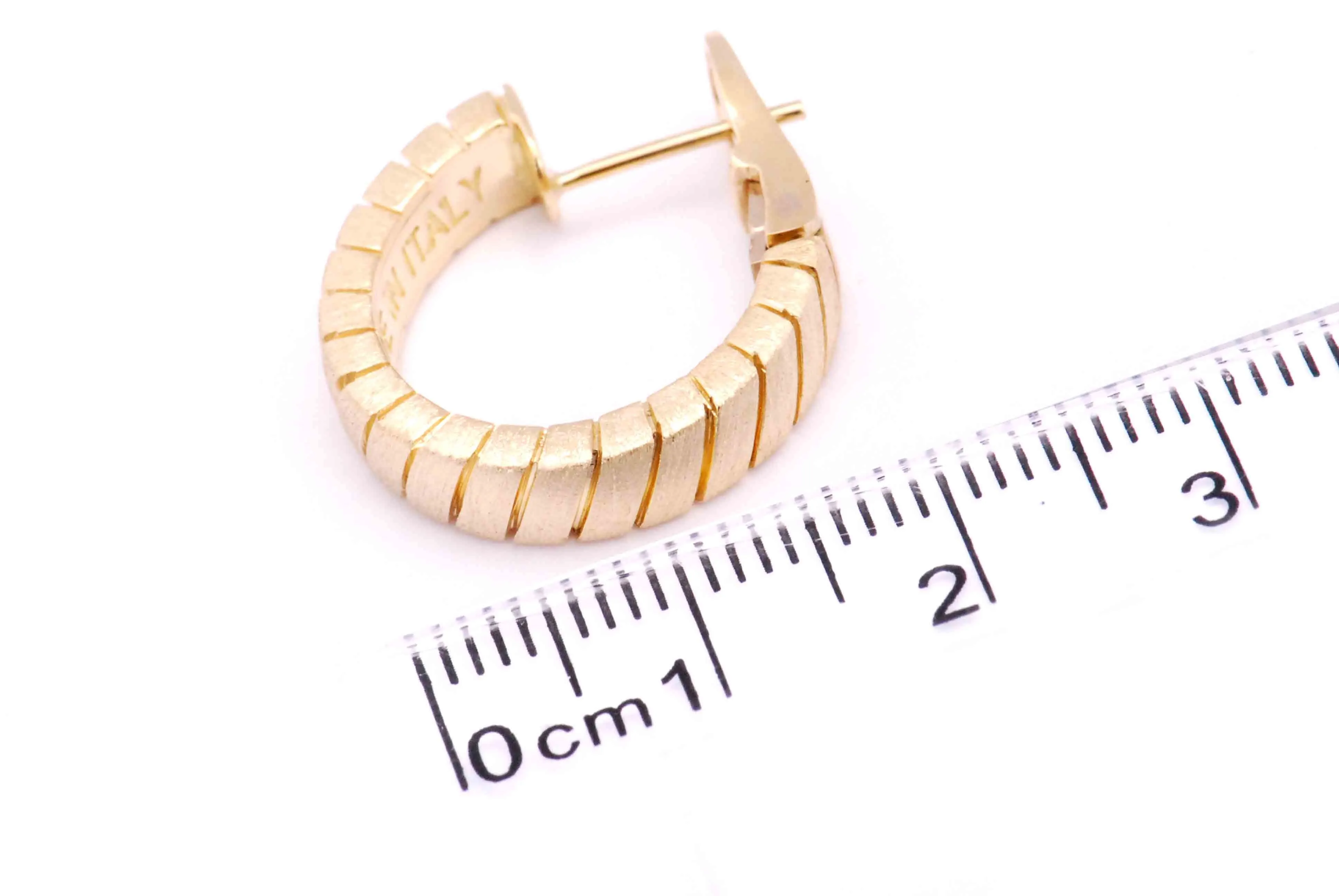 ARETES  