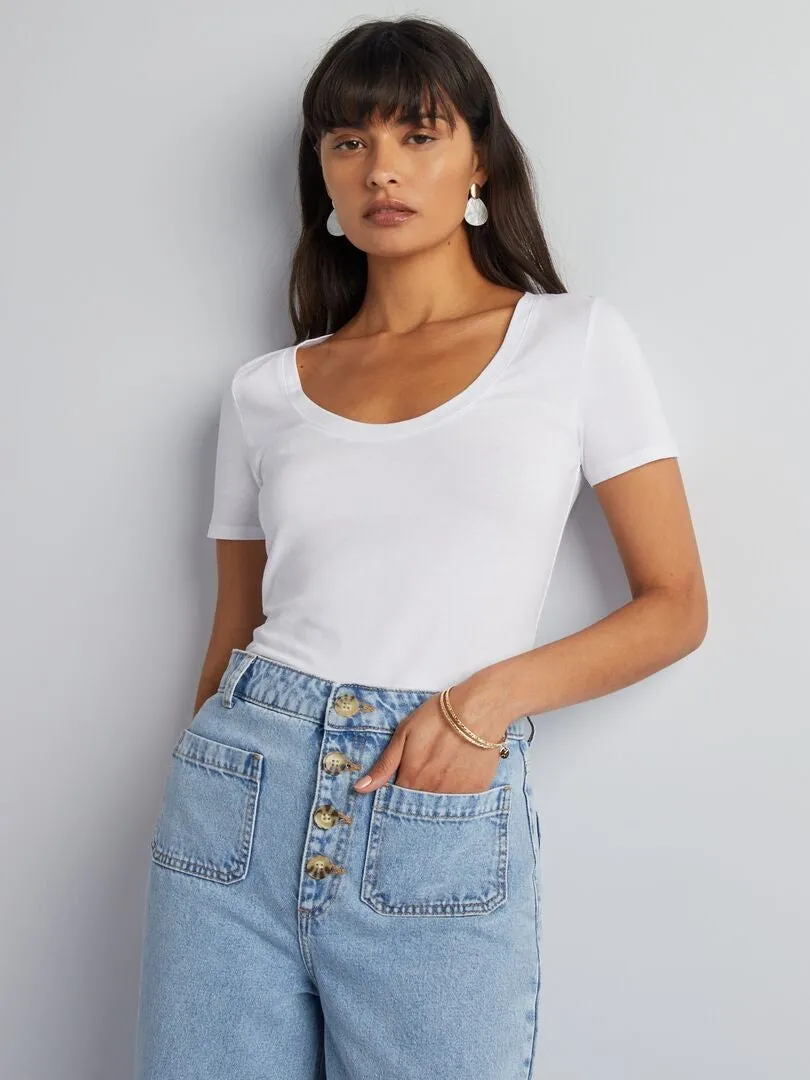 CAMISETA BáSICA CON ESCOTE PRONUNCIADO  BLANCO