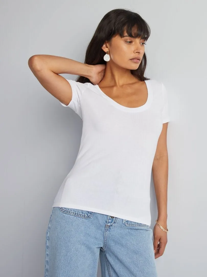 CAMISETA BáSICA CON ESCOTE PRONUNCIADO  BLANCO