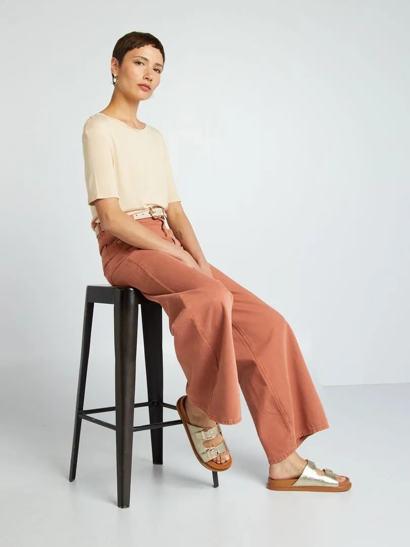 CAMISETA BáSICA FLUIDA  BEIGE