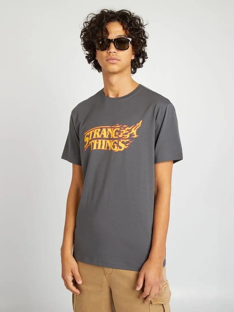 CAMISETA DE MANGA CORTA 'STRAGER THINGS'  GRIS