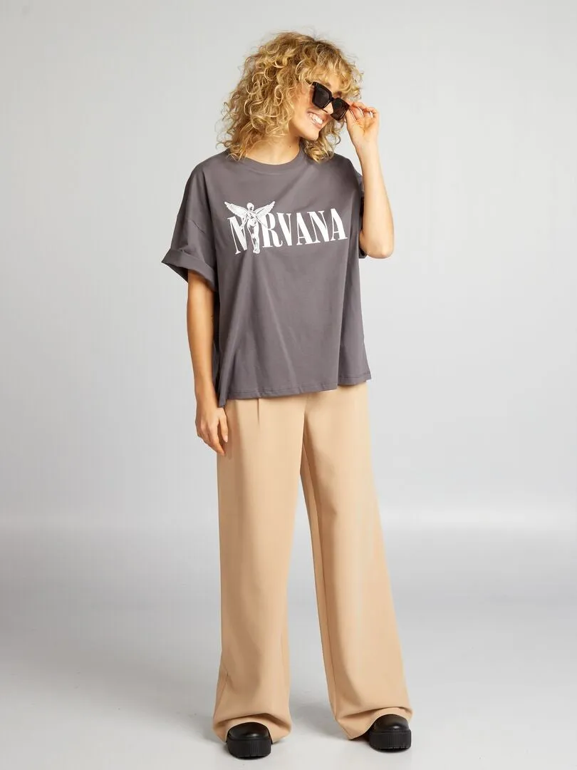 CAMISETA 'NIRVANA'  GRIS