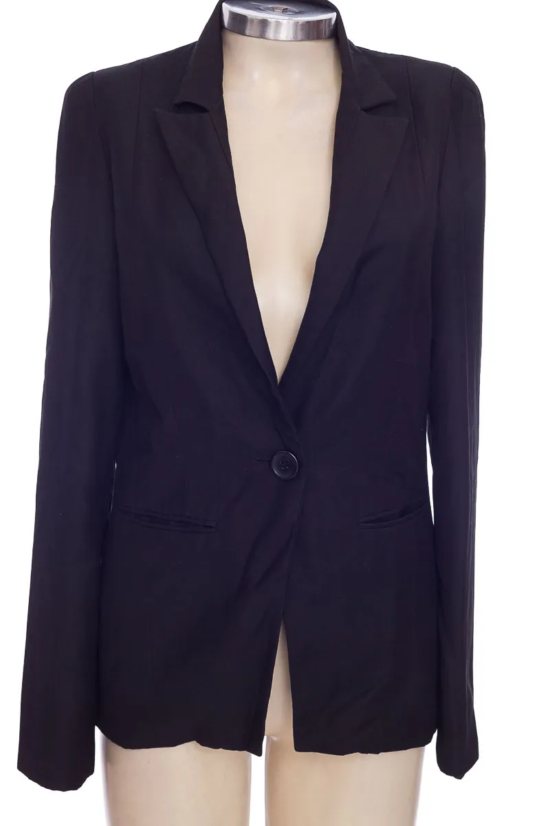 CHAQUETA / ABRIGO COLOR NEGRO  BERSHKA