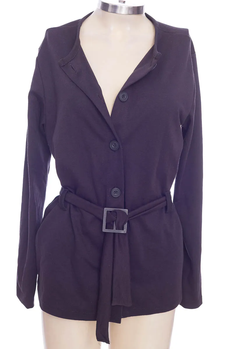 CHAQUETA / ABRIGO COLOR NEGRO  PACíFIKA