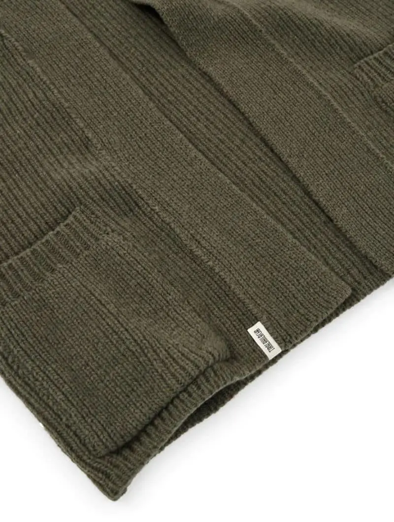 Chaqueta larga verde de lana merino