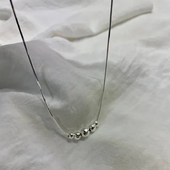 Collar cola de rata con 5 bolitas