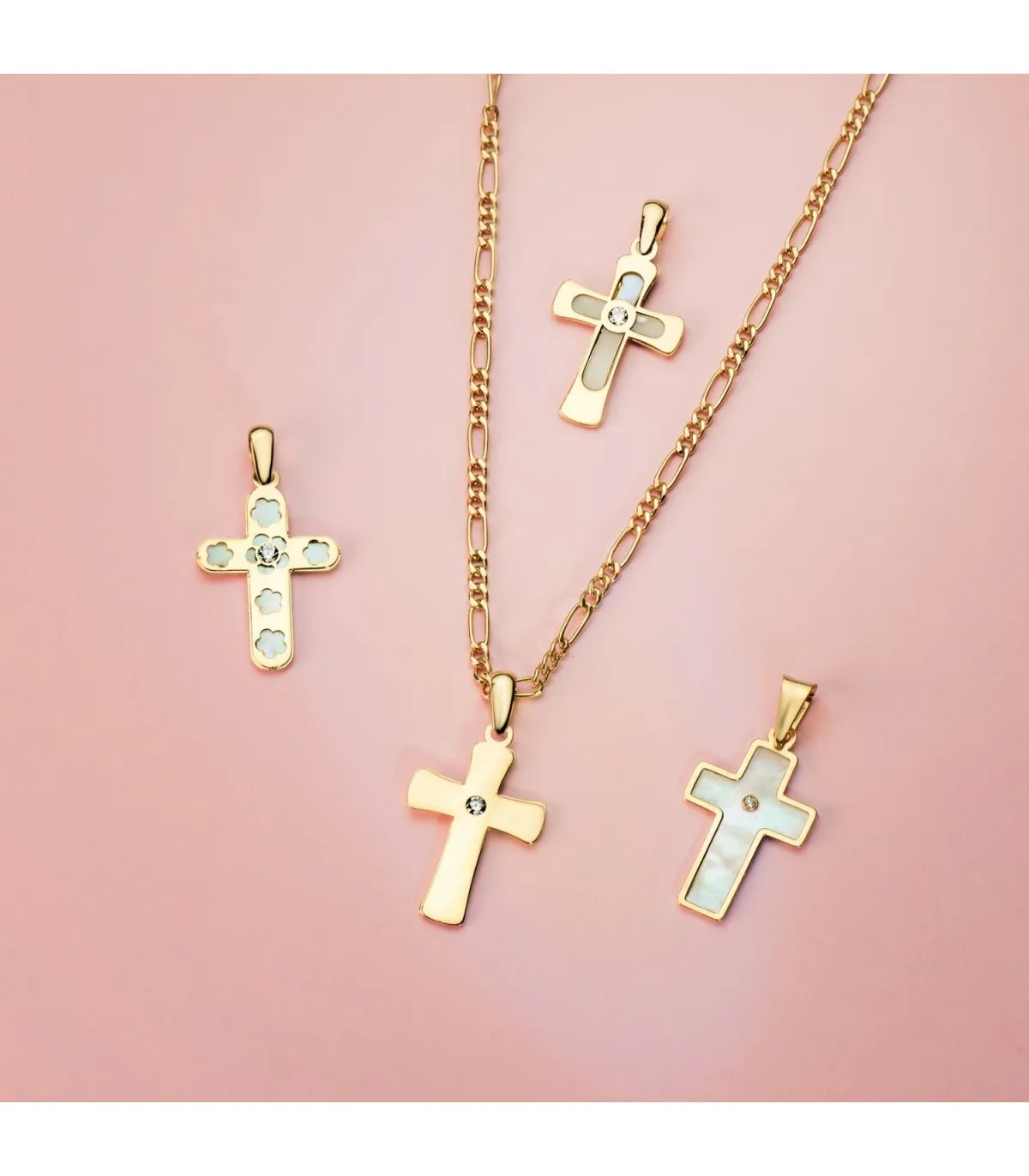 Croix nacrée or jaune 18K