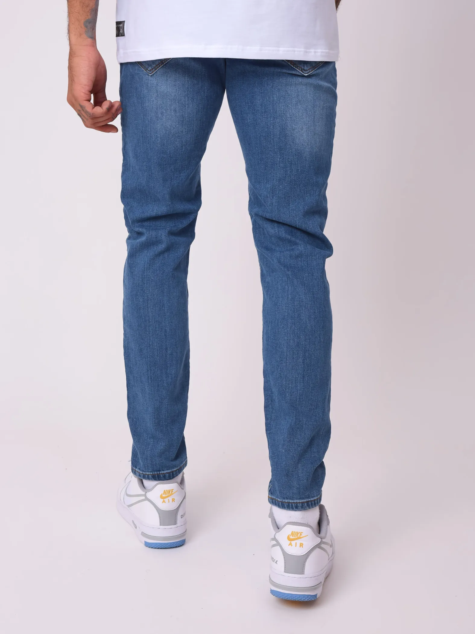 Jeans rectos desgastados