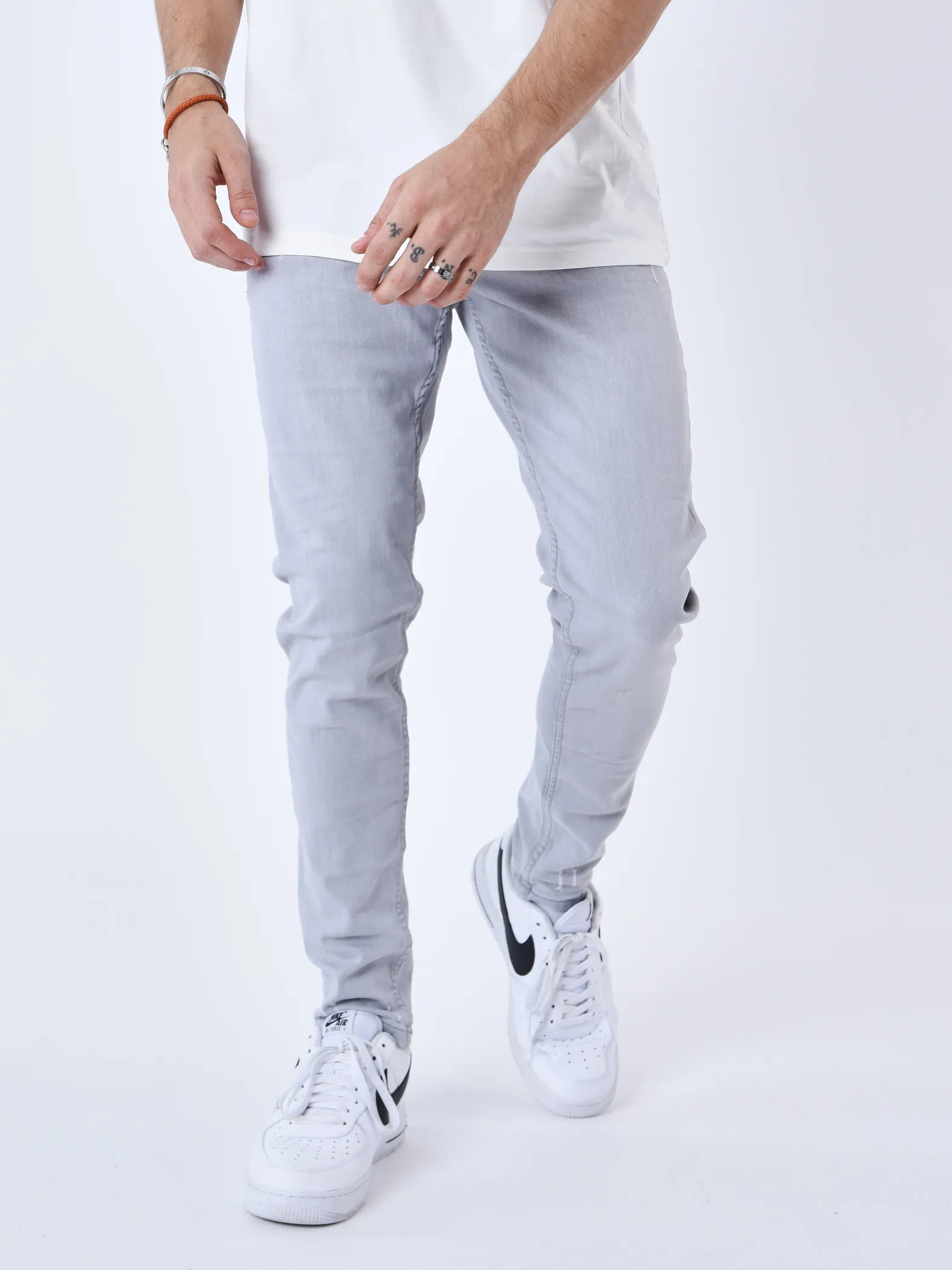 Jeans slim básicos