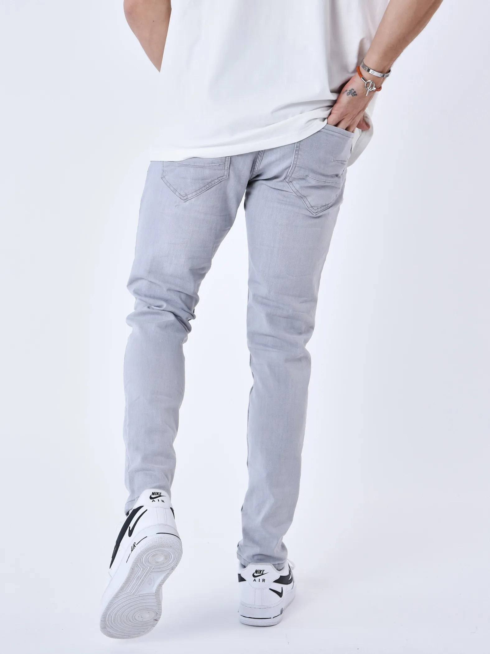Jeans slim básicos