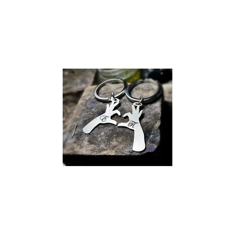 Llaveros personalizados manos corazón en plata de ley ( 2 unidades)