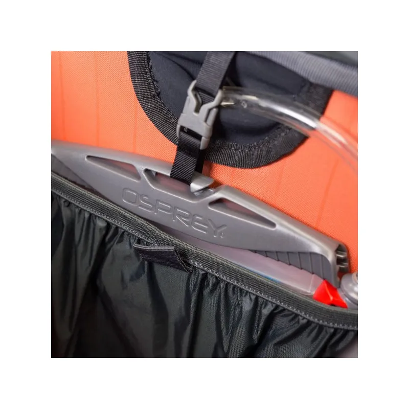 Mochila Osprey Exos 38L (Blaze Black)
