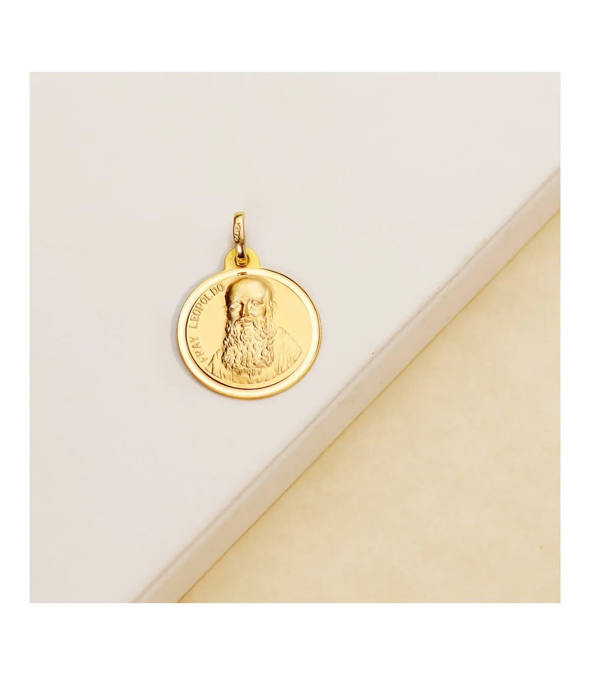 Médaille Frère Leopoldo Or 18K Biseauté