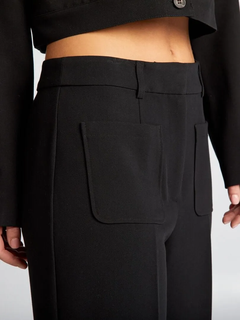 PANTALóN RECTO CON BOLSILLOS DE PARCHE  NEGRO