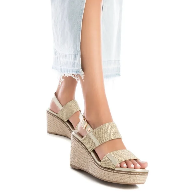 Sandalia de mujer XTI 142832 Oro