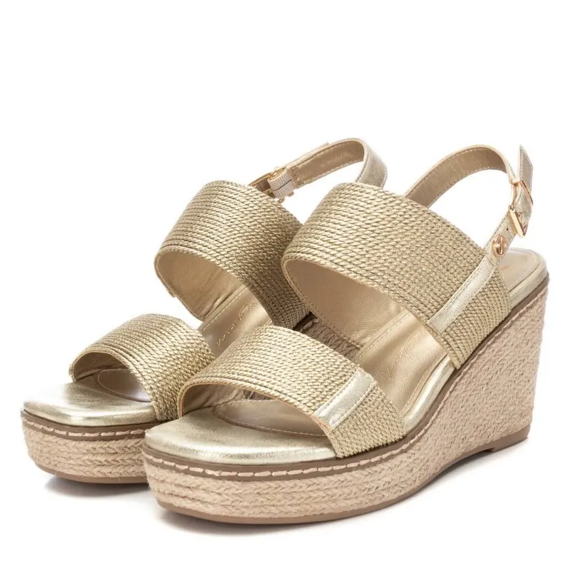 Sandalia de mujer XTI 142832 Oro