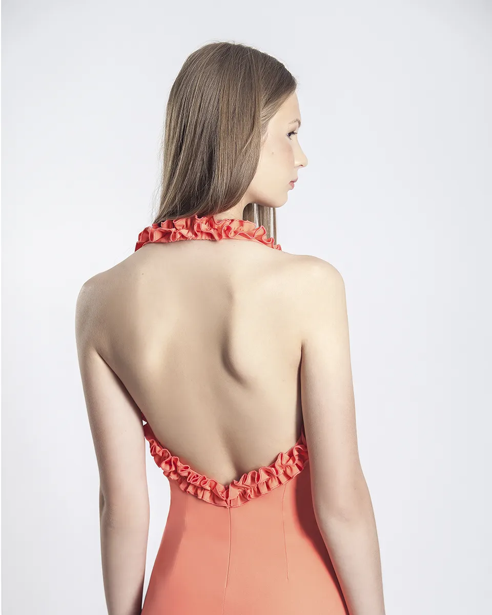Vestido con espalda descubierta