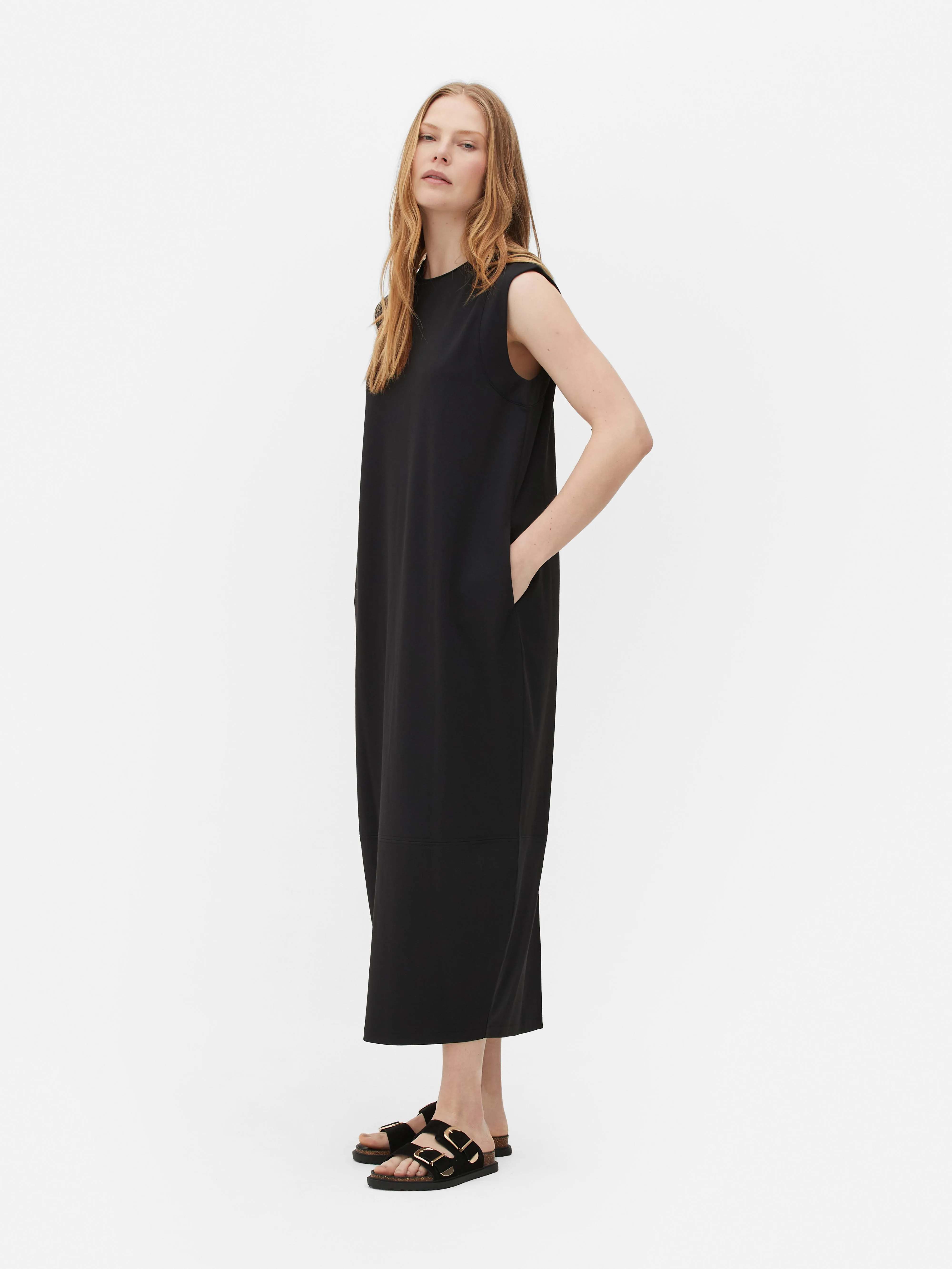Vestido de punto de corte cocoon de The Edit
