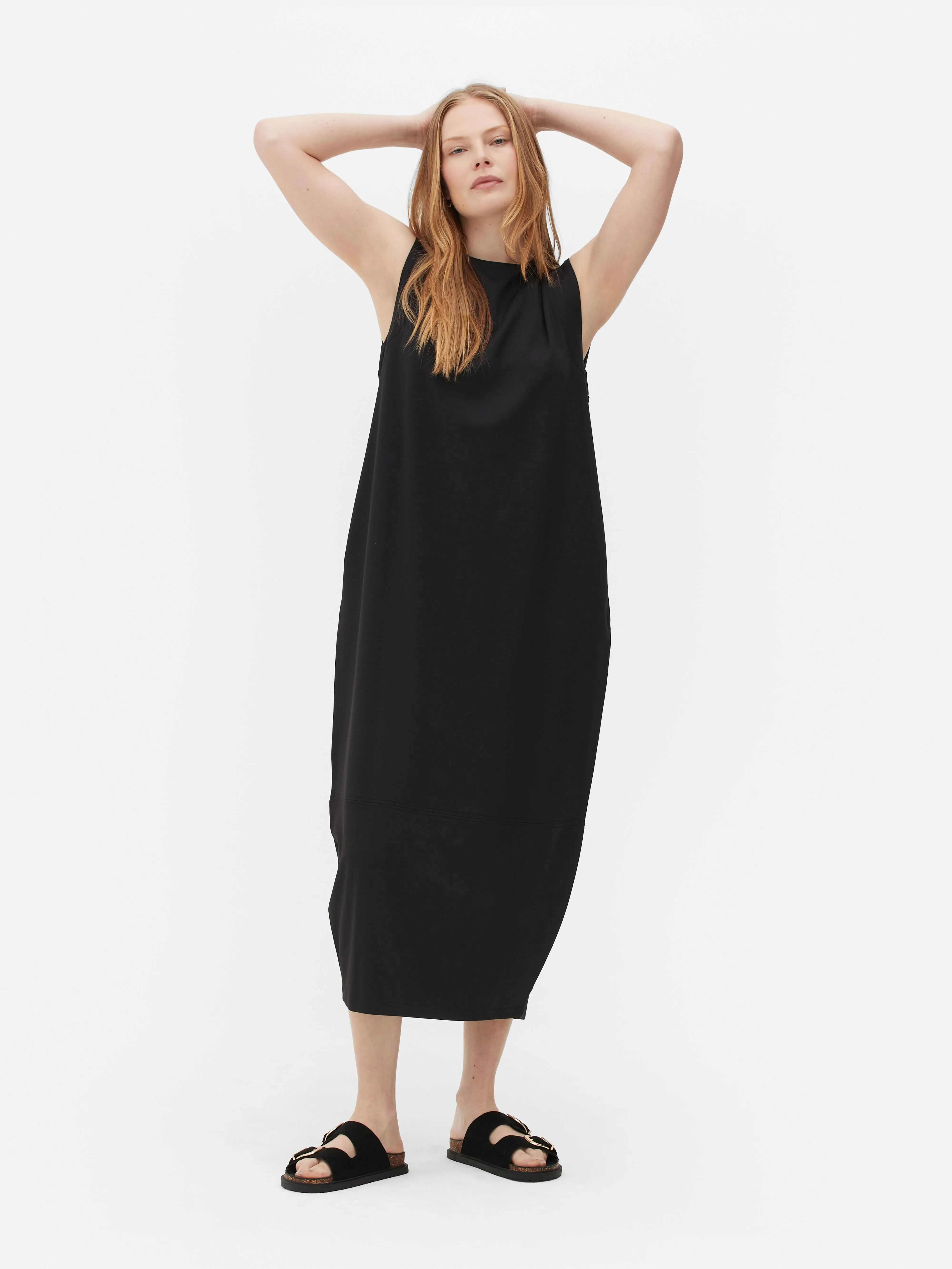 Vestido de punto de corte cocoon de The Edit