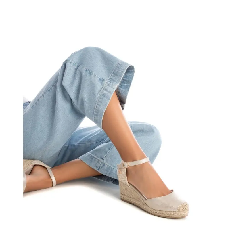 Zapato de mujer XTI 140746 Oro