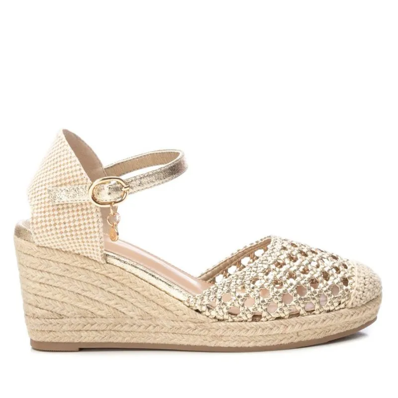 Zapato de mujer XTI 142893 Oro